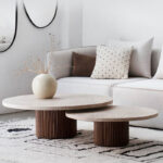 Tables basses en bois et travertin